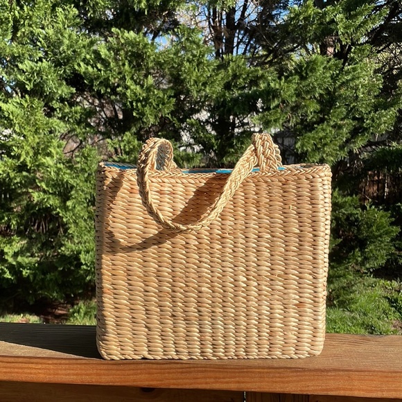 Floral Woven Straw Tote Bag - Picture 3 of 6